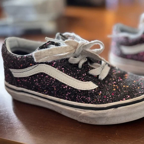 Vans - Picture 2 of 7